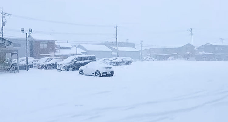 雪が積もるユニフォームネクスト株式会社