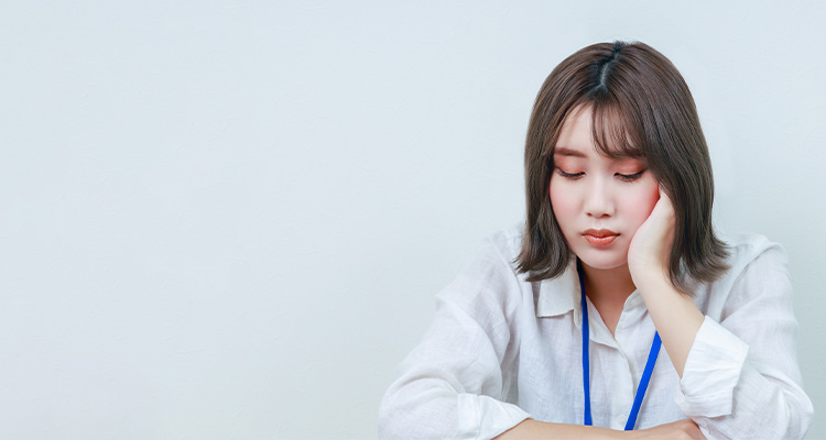 事務服のブラウスが透ける理由