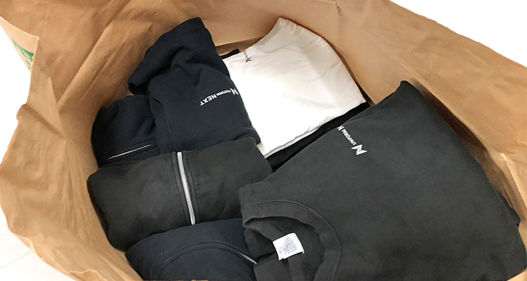 社名が入ったユニフォーム