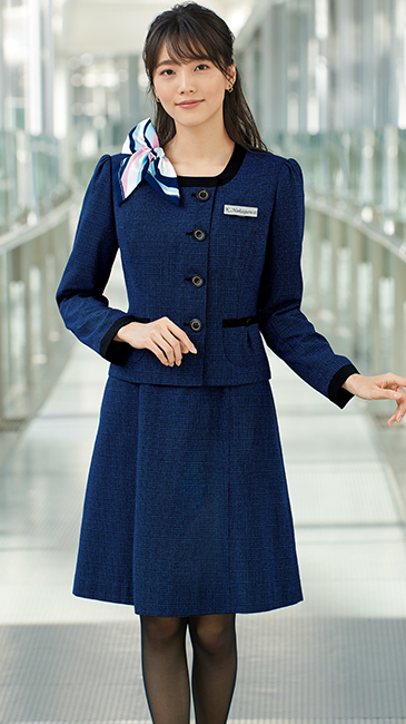 新品タグ付　定価2.8万アンジョア 制服　事務服　OLノーカラージャケット 秋冬