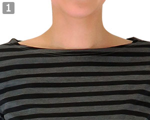 ボートネックTシャツのポイント①すっきり見えるボートネック仕様