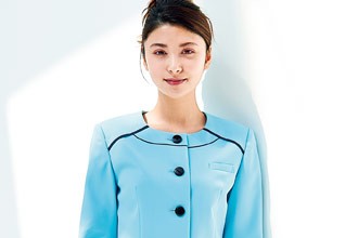 華やかな事務服