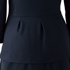 バックのフレアシルエット
