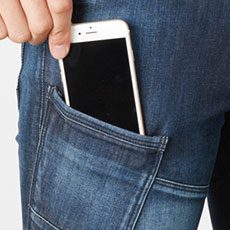 スマートフォン収納ポケット(右)