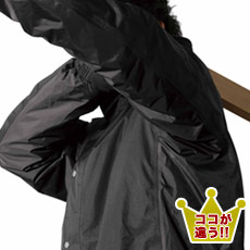脇が突っ張らない構造で、腕の上げ下げがスムーズ!